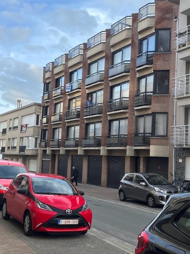 Appart Sympa 6P Avec Garage Et Terrasse Ensoleillee Et Spacieuse A 25M De La Mer Westende Middelkerke Exterior photo